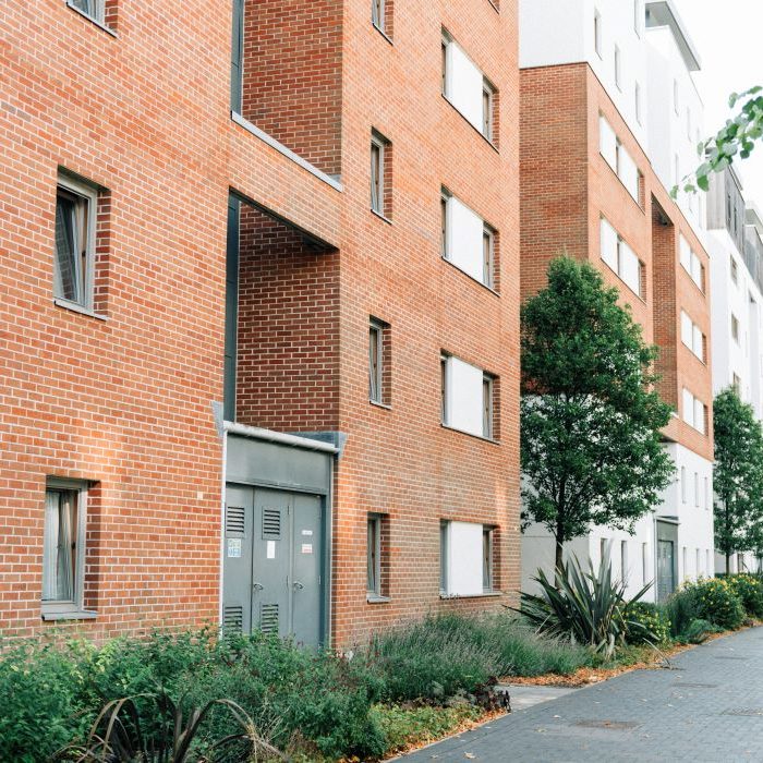 back-side-modern-english-apartment