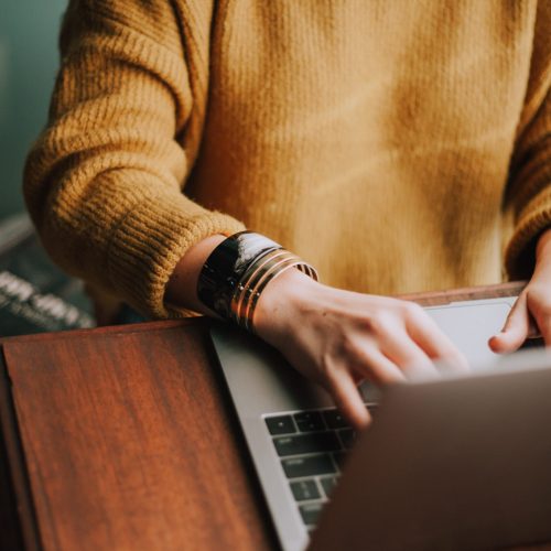 christin-hume-Hcfwew744z4-unsplash IT løsninger for forskning og høyere utdanning