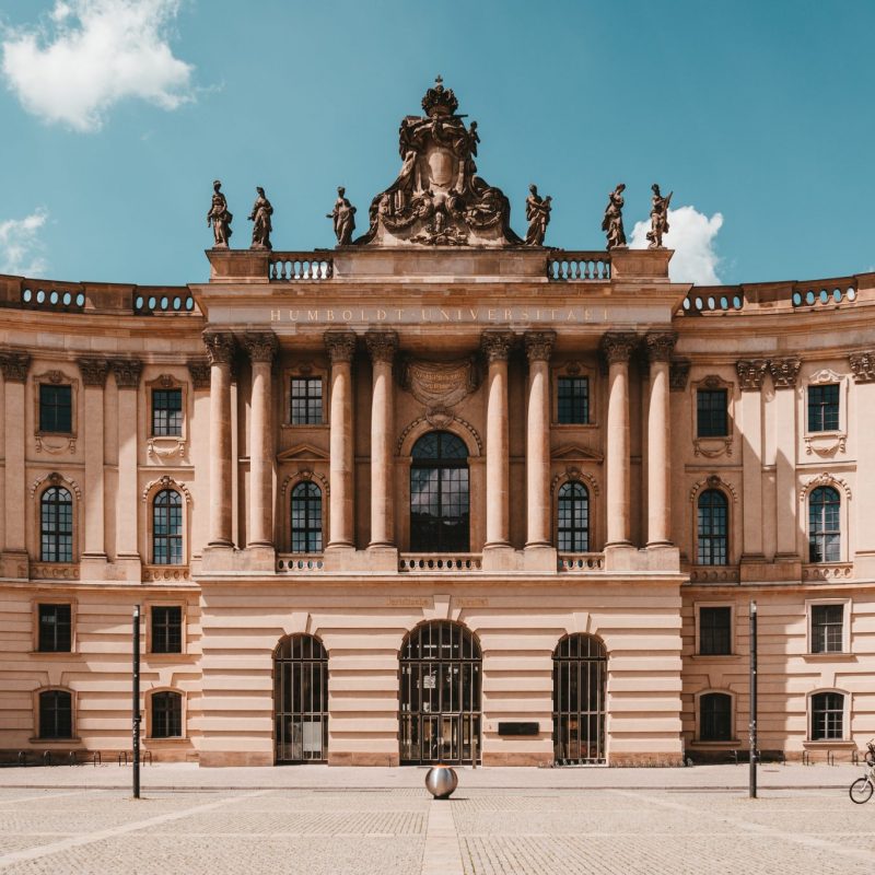 claudio-schwarz-foWH-IdwzWc-unsplash IT løsninger for forskning og høyere utdanning