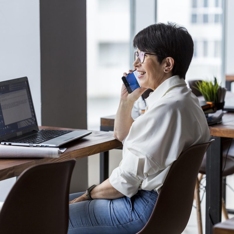 short-haired-business-woman-sitting Arribatec in APAC